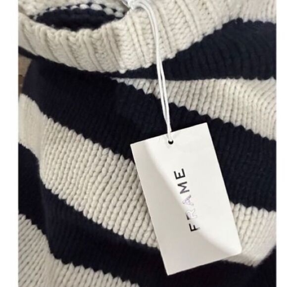 Frame Oversized Crewneck Sweater Women’s Navy Striped Size Small - Picture 9 of 10